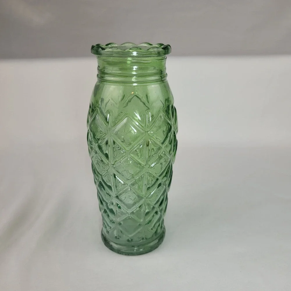 Vintage Green Glass Vase Diamond Quilted Pattern Scalloped Rim 7